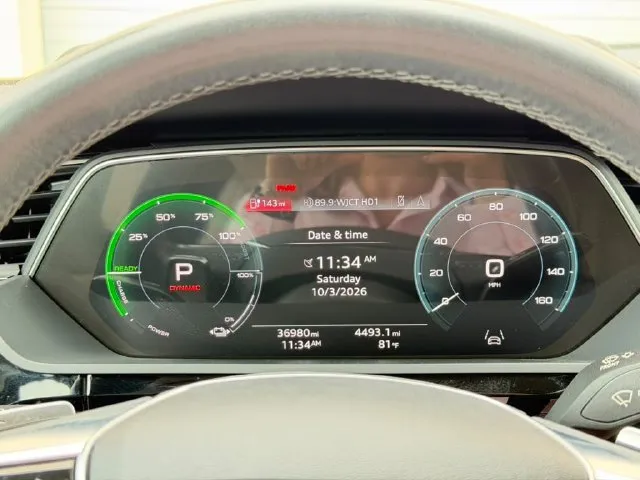 Audi Q8 photo 12