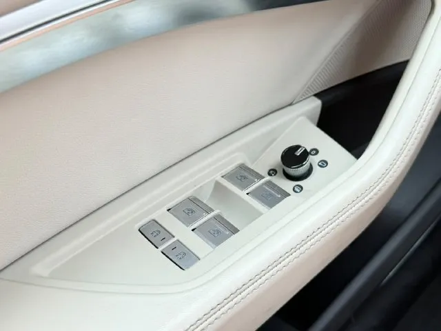 Audi Q8 photo 14