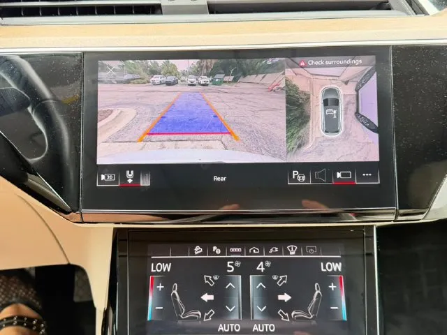 Audi Q8 photo 20