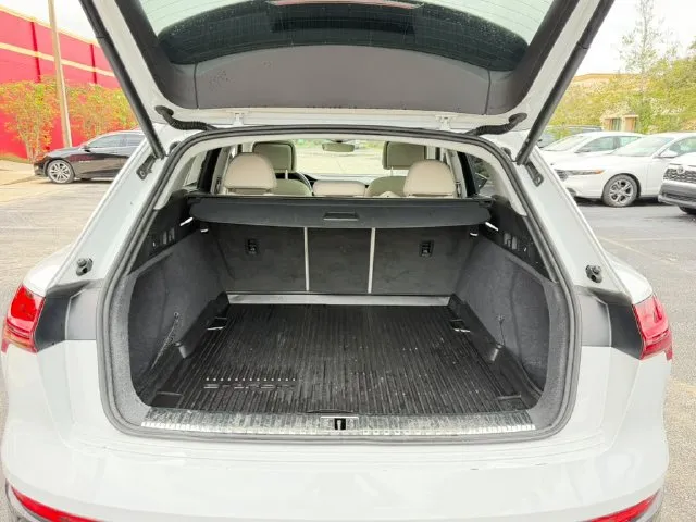 Audi Q8 photo 9