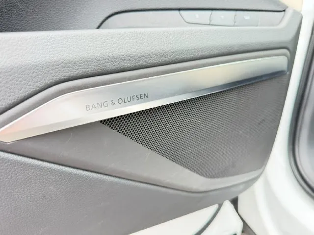 Audi Q8 photo 17