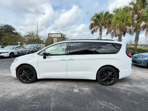 More photos of 2025 Chrysler Pacifica Limited at Auto Gallery Jacksonville, FL