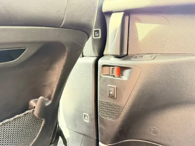 Chrysler Pacifica photo 32