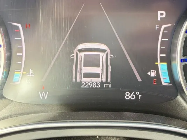 Chrysler Pacifica photo 13