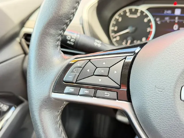 Nissan Altima photo 12