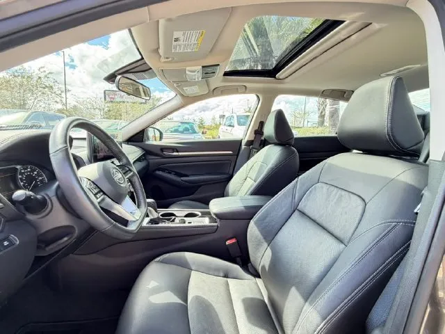 Nissan Altima photo 22