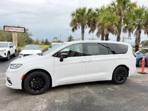 Another view of 2026 Chrysler Pacifica Limited for sale in Jacksonville, FL at Auto Gallery Jacksonville
