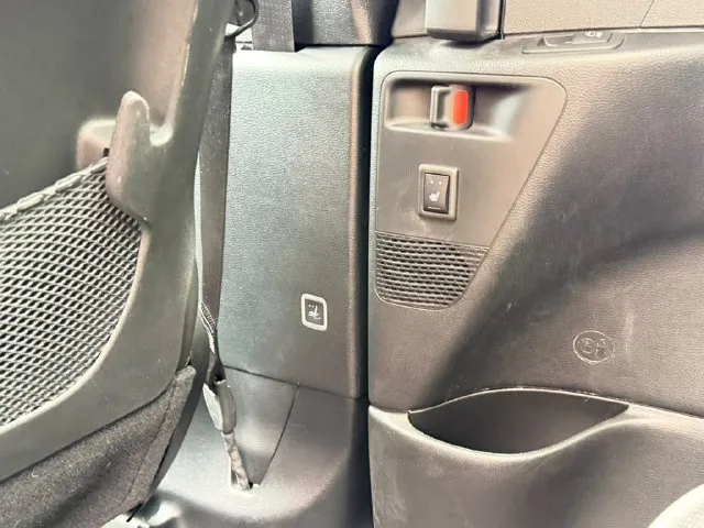 Chrysler Pacifica photo 32