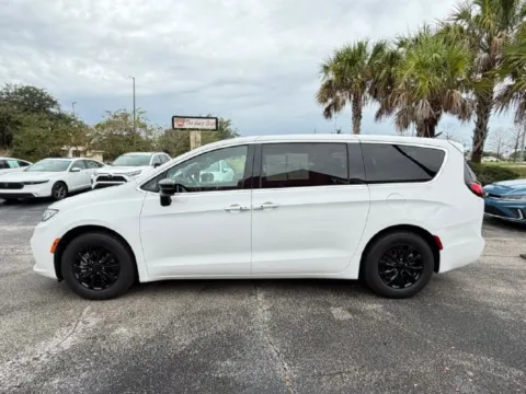 More photos of 2026 Chrysler Pacifica Limited at Auto Gallery Jacksonville, FL