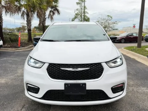 Photos of 2026 Chrysler Pacifica Limited for sale in Jacksonville, FL at Auto Gallery Jacksonville