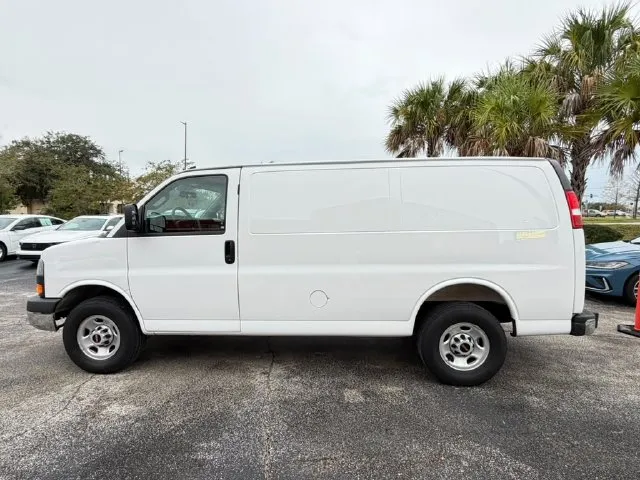 GMC Savana photo 5