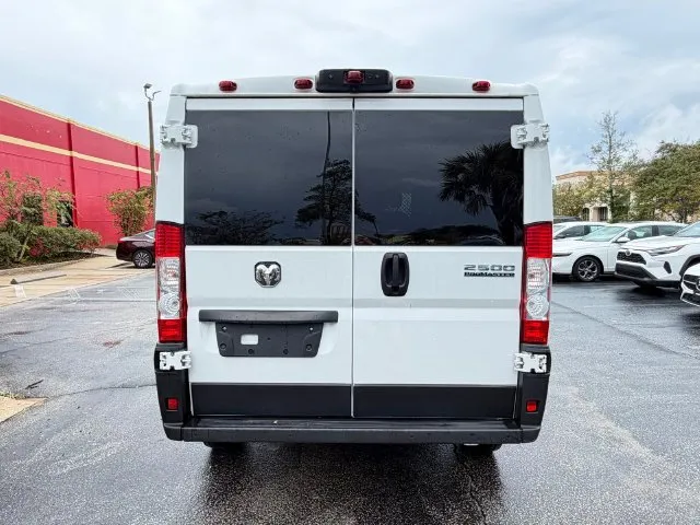 Ram ProMaster 1500 photo 8