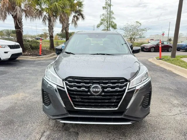 Nissan Kicks photo 2