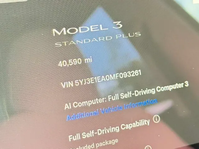 Tesla Model 3 photo 11