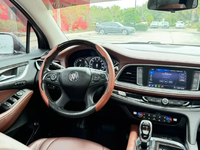Buick Enclave photo 11