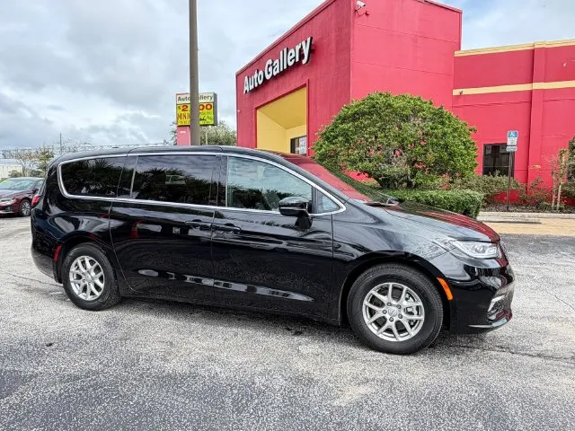 Black 2026 Chrysler Pacifica Select for sale in Jacksonville, FL