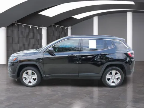 More photos of 2022 Jeep Compass Latitude at Auto Gallery Jacksonville, FL