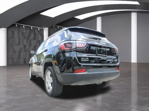 More photos of 2022 Jeep Compass Latitude at Auto Gallery Jacksonville, FL