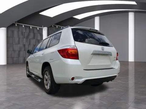 More photos of 2008 Toyota Highlander at Auto Gallery Jacksonville, FL