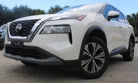 White 2021 Nissan Rogue SV for sale in Jacksonville, FL