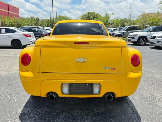 Chevrolet SSR photo 8