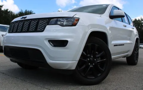 White 2022 Jeep Grand Cherokee WK Laredo X for sale in Jacksonville, FL