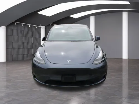Photos of 2022 Tesla Model Y Performance for sale in Jacksonville, FL at Auto Gallery Jacksonville
