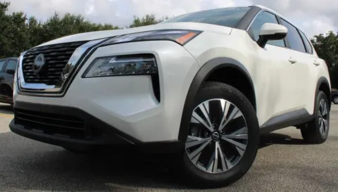 White 2023 Nissan Rogue SV for sale in Jacksonville, FL