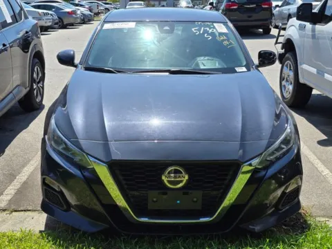 Blue 2021 Nissan Altima 2.5 SV for sale in Jacksonville, FL