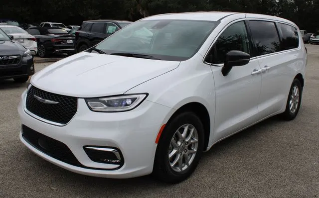 White 2024 Chrysler Pacifica Touring L for sale in Jacksonville, FL