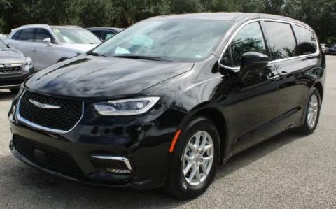 Black 2024 Chrysler Pacifica Touring L for sale in Jacksonville, FL