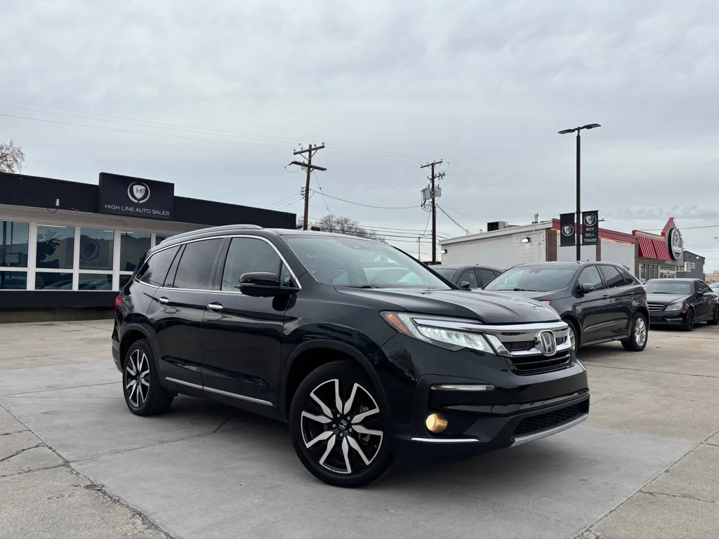 2019 Honda Pilot Elite's photo
