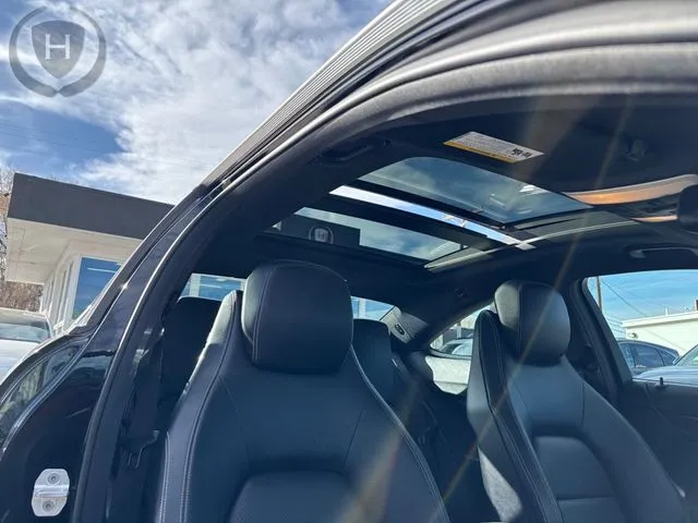 Mercedes-Benz C-Class photo 18