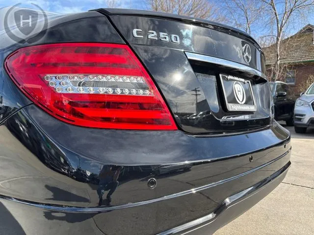 Mercedes-Benz C-Class photo 21