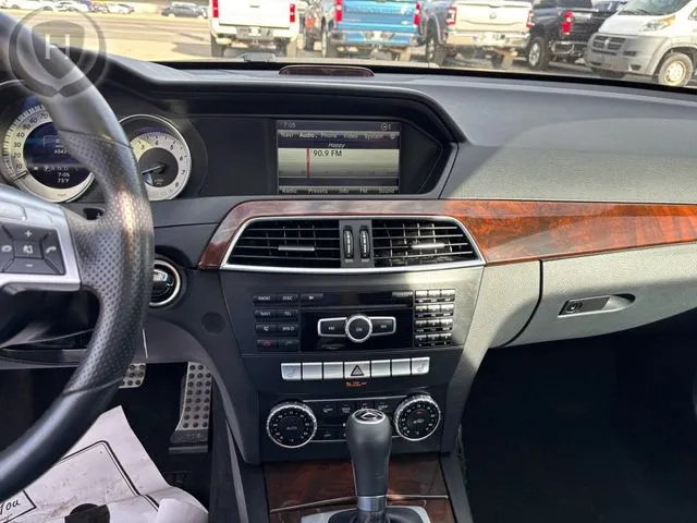 Mercedes-Benz C-Class photo 30