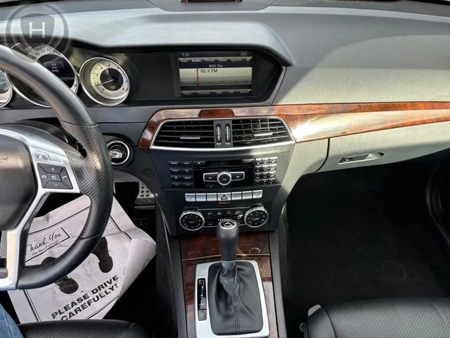Mercedes-Benz C-Class photo 31