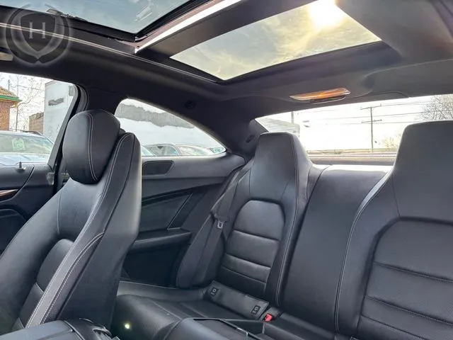 Mercedes-Benz C-Class photo 25