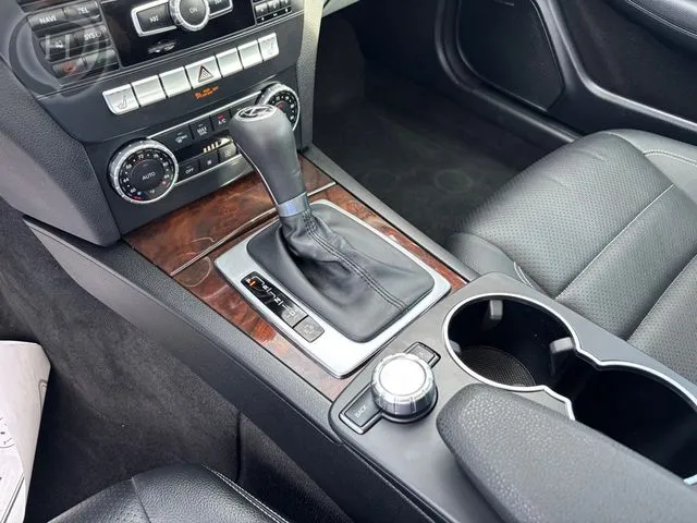 Mercedes-Benz C-Class photo 32