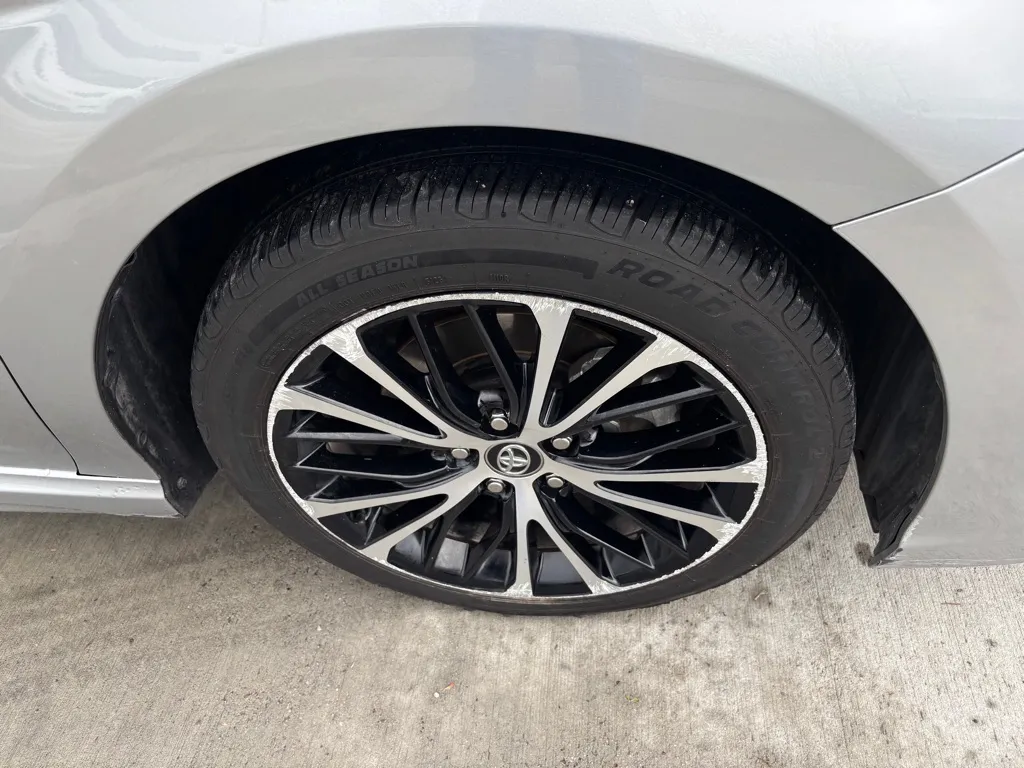 2020 Toyota Camry SE - Photo 36