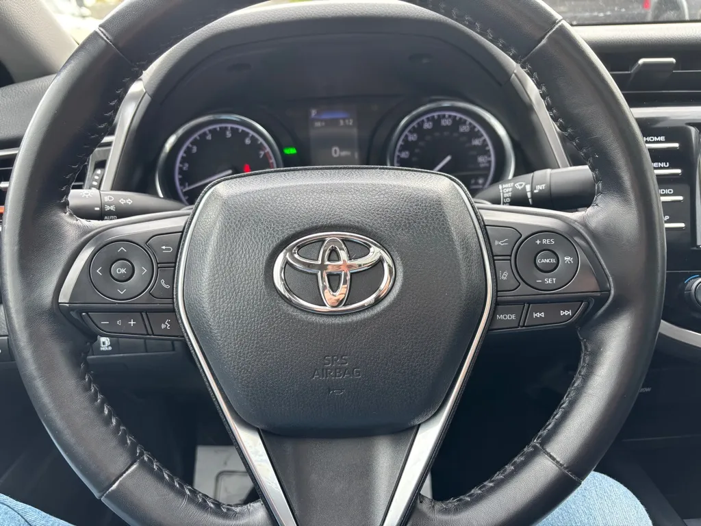 2020 Toyota Camry SE - Photo 21