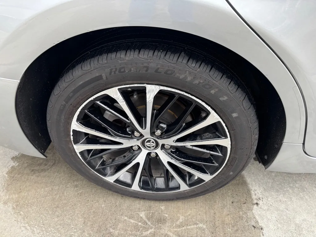 2020 Toyota Camry SE - Photo 35