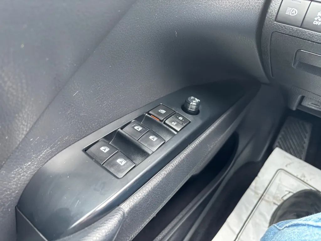 2020 Toyota Camry SE - Photo 19