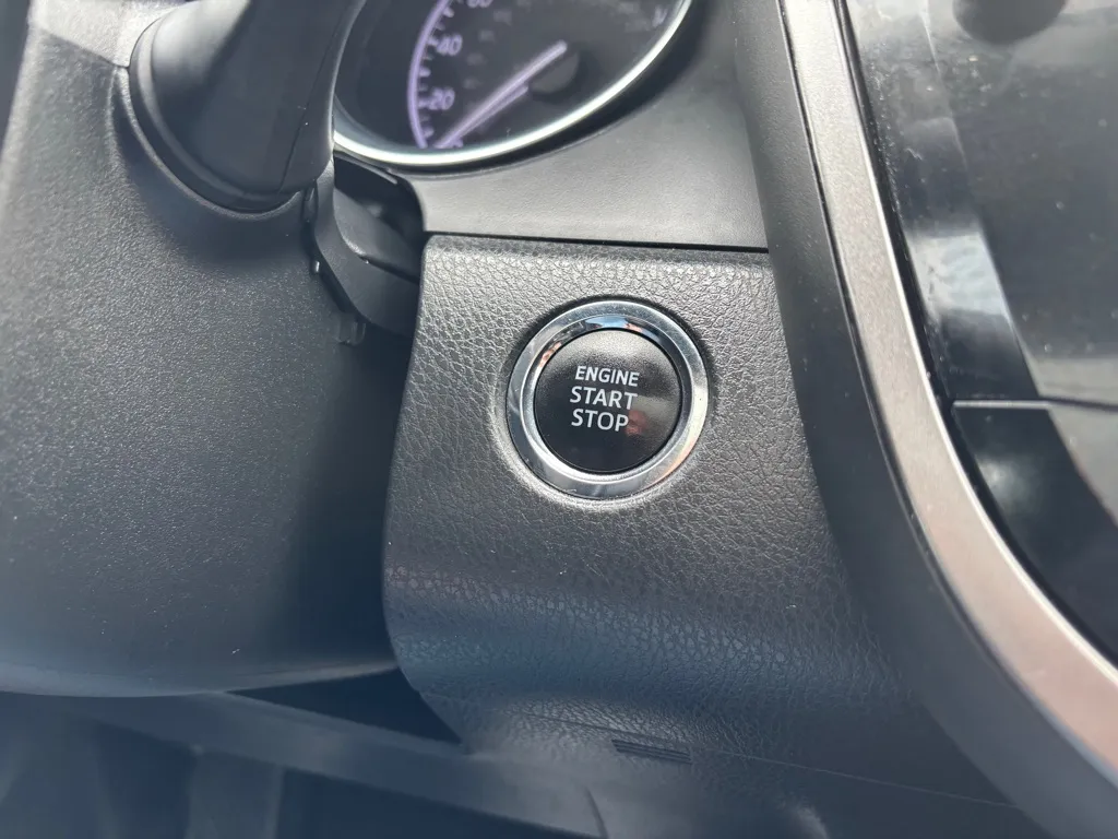 2020 Toyota Camry SE - Photo 29