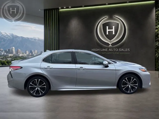 Toyota Camry photo 14