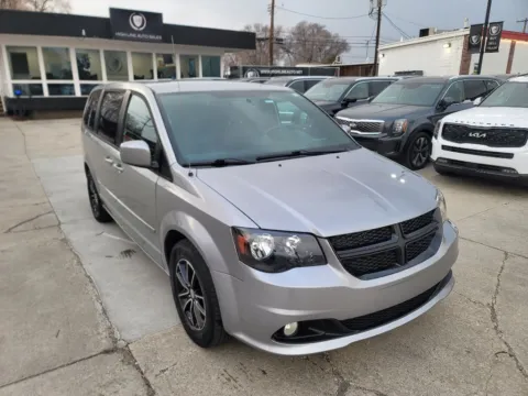 Gray 2016 DODGE GRAND CARAVAN SXT for sale in Salt Lake City, UT