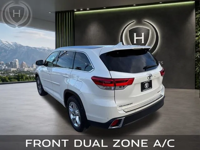 Toyota Highlander photo 8