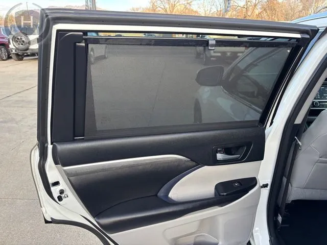 Toyota Highlander photo 26