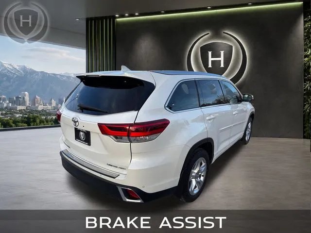 Toyota Highlander photo 11