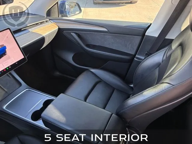Tesla Model Y photo 24