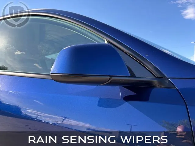Tesla Model Y photo 28